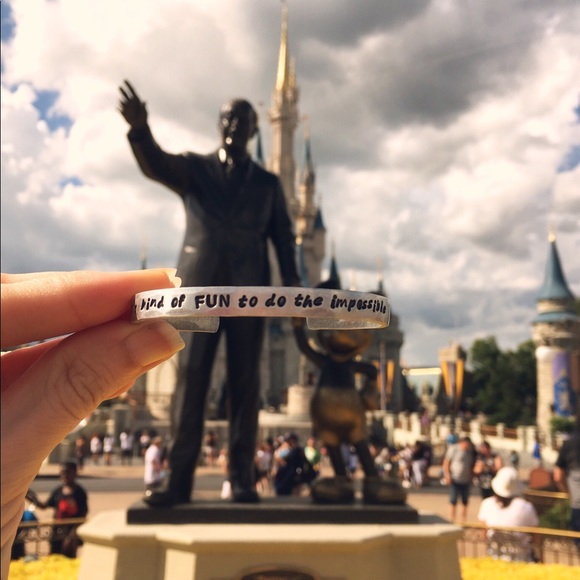 It’s Kind of Fun to do the Impossible bracelet - Picture 3 of 3